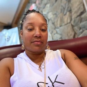 Meet your Posher, Yvette